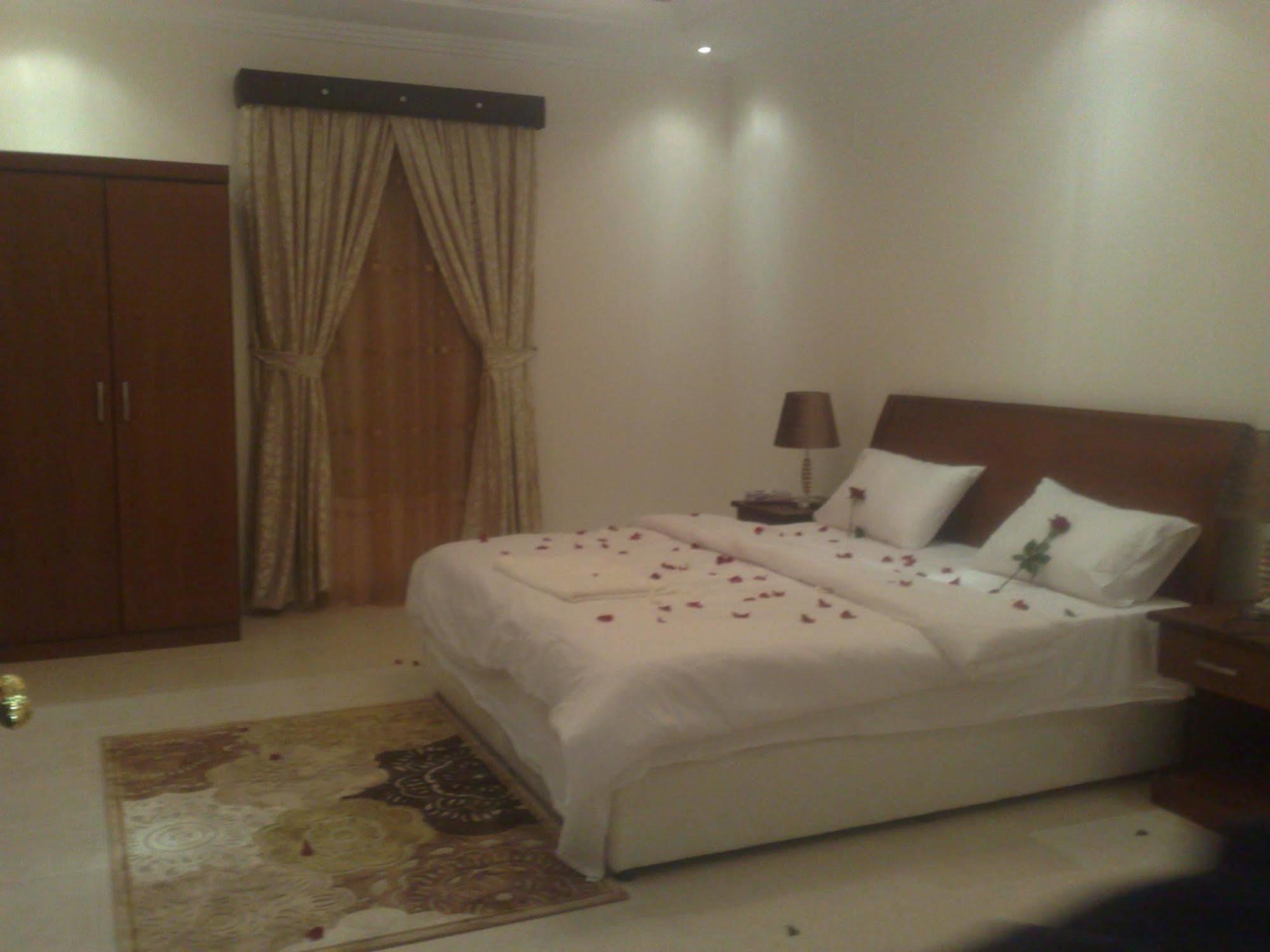 Towlan Hotel Suites 1 Rijad Zewnętrze zdjęcie